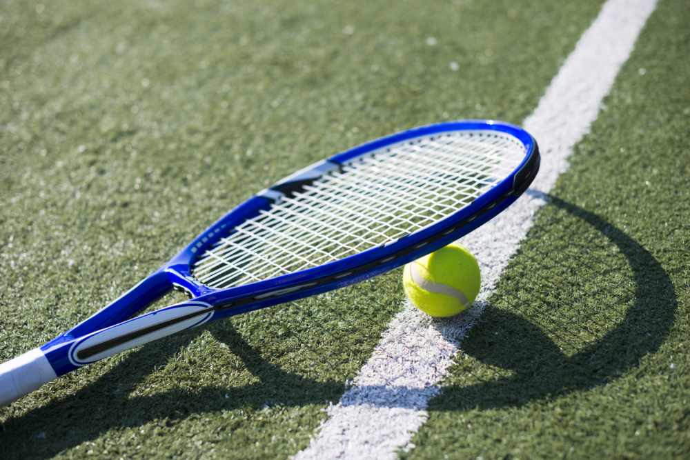 Юная тагильчанка смогла победить опытного спортсмена на турнире по теннису | В Нижний Тагил съехались теннисисты из разных городов Урала