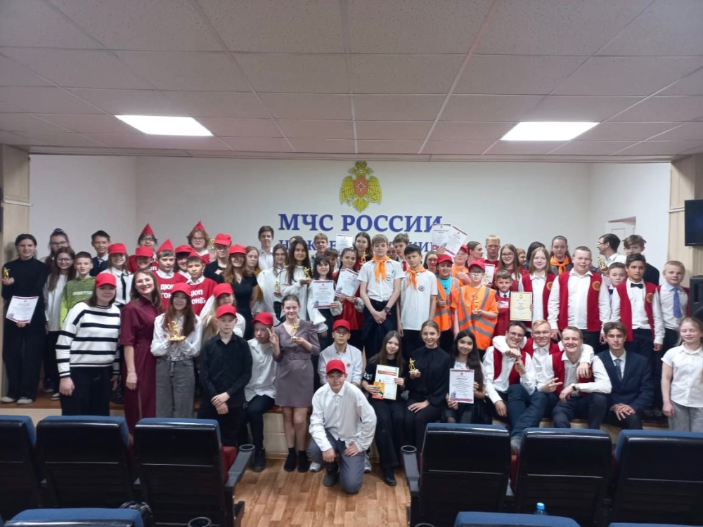 Ежегодный праздник дружин юных пожарных в Нижнем Тагиле: юные герои года в центре внимания | Ежегодный праздник дружин юных пожарных в Нижнем Тагиле: юные герои года в центре внимания