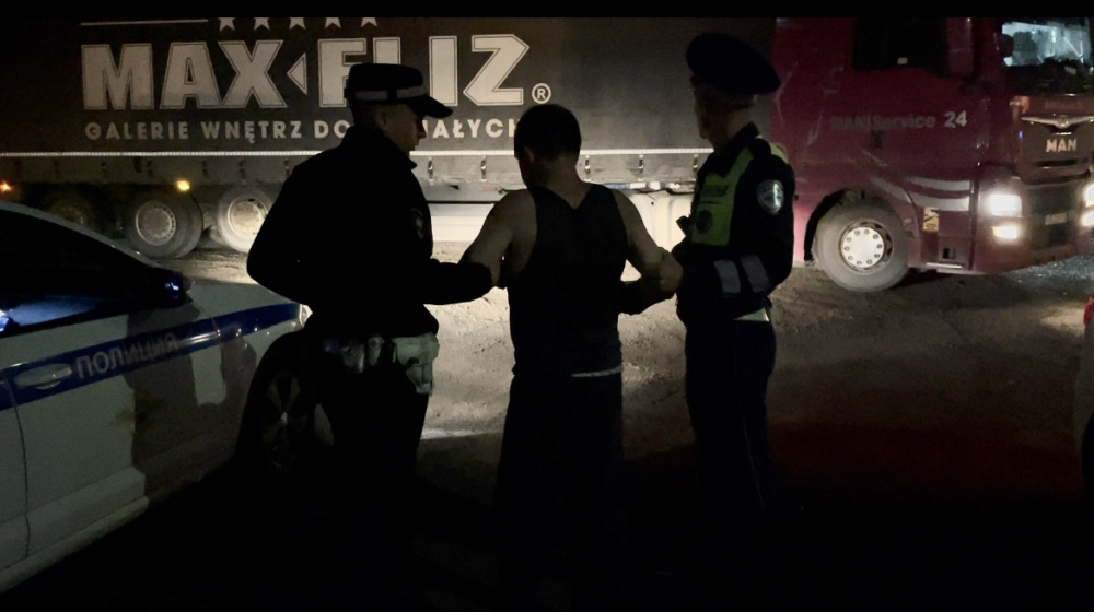 Не помнит, почему сел за руль: на Урале водитель фуры въехал в два автомобиля  | В Свердловской области нетрезвый водитель устроил ДТП