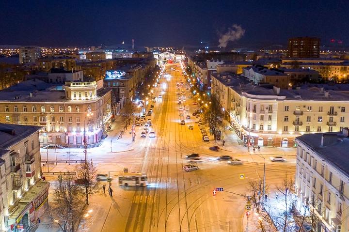 Пятиэтажки в центре Нижнего Тагила украсили подсветкой
