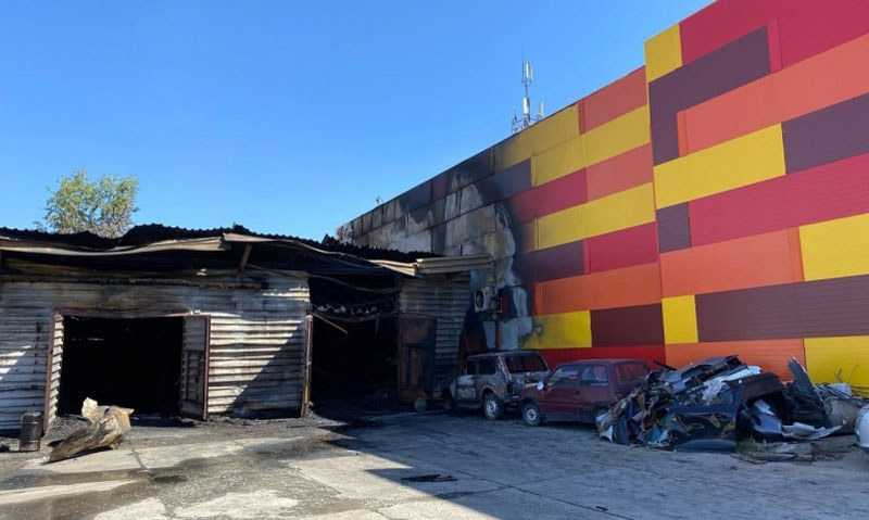 Пожар в Нижнем Тагиле: предприниматели отсудили миллионы за сгоревший магазин и товар | Суд обязал владельцев гаража выплатить компенсацию за ущерб от пожара в Нижнем Тагиле