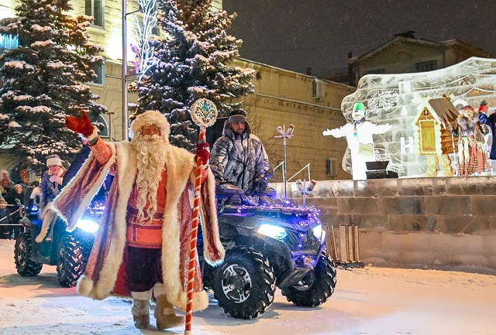 В Нижнем Тагиле открыли Ледовый городок В Нижнем Тагиле открыли Ледовый городок