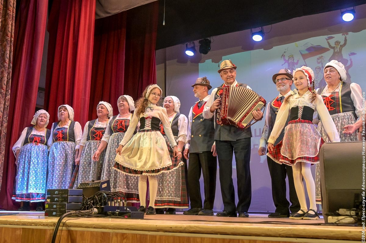 Фестиваль национальных культур "В единстве наша сила" отметил 90-летие Свердловской области в Нижнем Тагиле