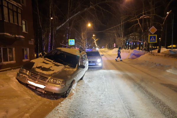 В Нижнем Тагиле водитель ВАЗа сбил 16-летнюю девочку на пешеходном переходе