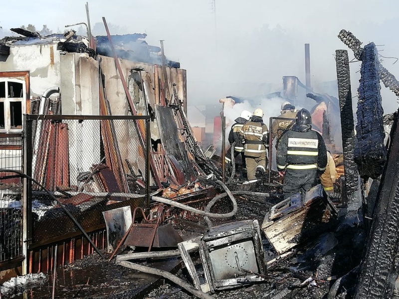 Днем под Нижним Тагилом сгорел садовый дом