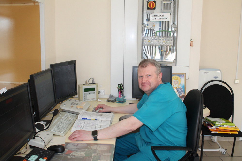 Медиков Нижнего Тагила наградили премией губернатора Свердловской области | Свердловских медиков отметили за их труд и наградили премией губернатора региона