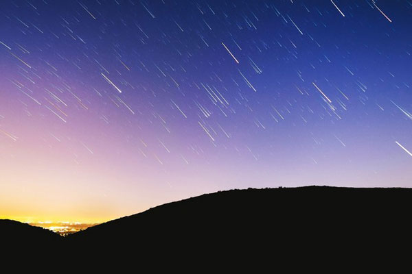 Над Нижним Тагилом пролетит яркий метеорный поток  | В ноябре россияне смогут увидеть метеорный поток 