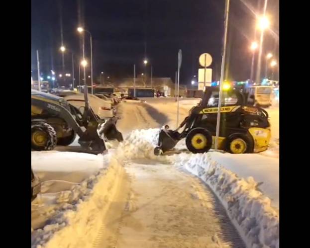 В Нижнем Тагиле выпала половина месячной нормы снега, работает уборочная техника