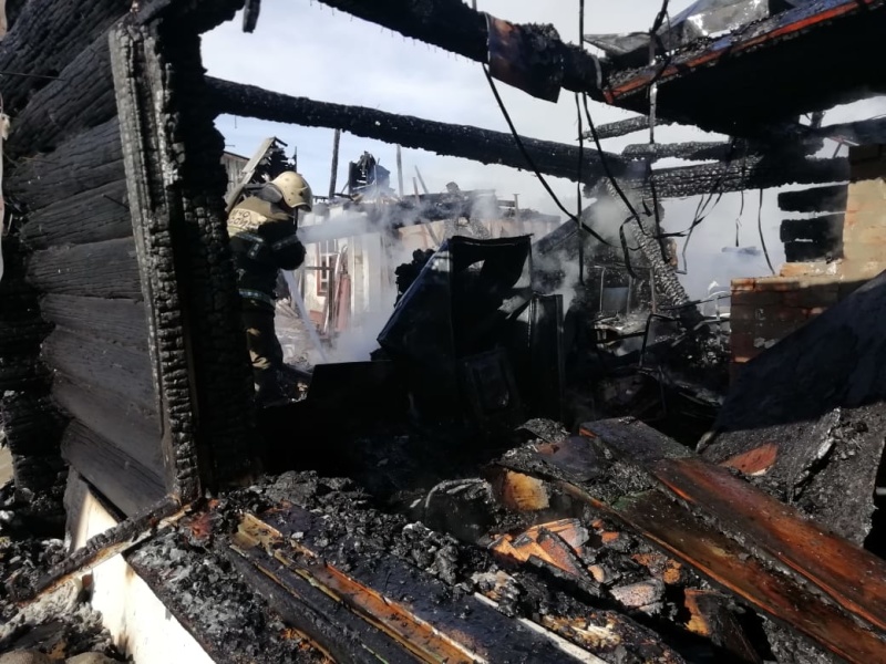 В Нижнем Тагиле в коллективном саду сгорел дом и баня