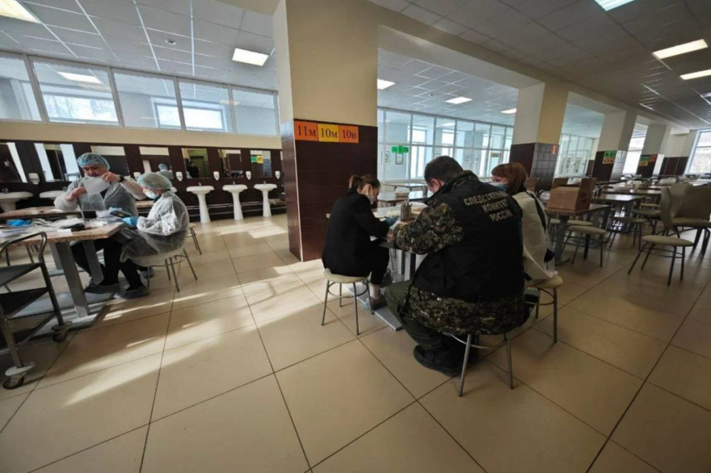 В Свердловской области более 20 человек были госпитализированы с заболеванием кишечника | На Урале СКР проверит обстоятельства массового отравления учащихся