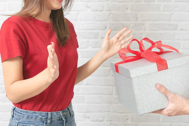 Что подарить на Новый Год: россияне назвали желаемые подарки | Россияне рассказали, о каких подарках они мечтают на Новый год