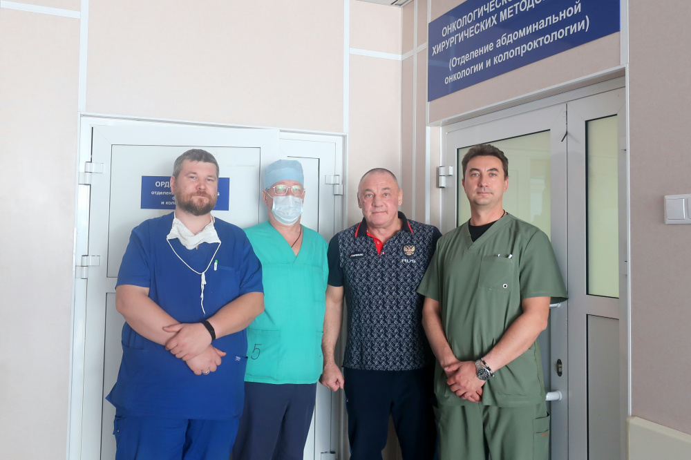 Свердловские врачи смогли удалить пациенту опухоль в толстой кишке без больших разрезов | На Урале медики успешно прооперировали мастера спорта по пауэрлифтингу