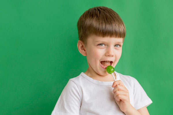 В Нижнем Тагиле мужчина приставал к детям на детской площадке | На Урале мужчина приставал к детям на детской площадке