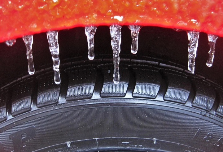 Сотни людей пострадали от гололеда на улицах Нижнего Тагила