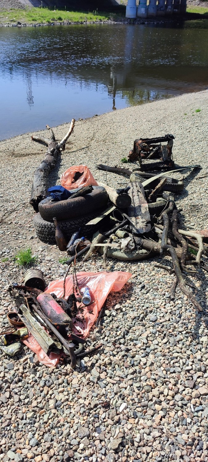 Водолазы МБУ "Центр защиты населения" борются за чистоту популярных мест отдыха в Тагиле