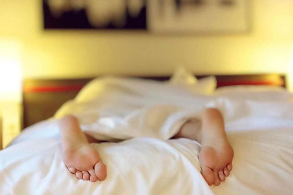 Врач посоветовал россиянам отказаться от привычки сразу заправлять кровать | Онколог Ивашков: почему не стоит заправлять кровать сразу после пробуждения Врач посоветовал россиянам отказаться от привычки сразу заправлять кровать | Онколог Ивашков: почему не стоит заправлять кровать сразу после пробуждения