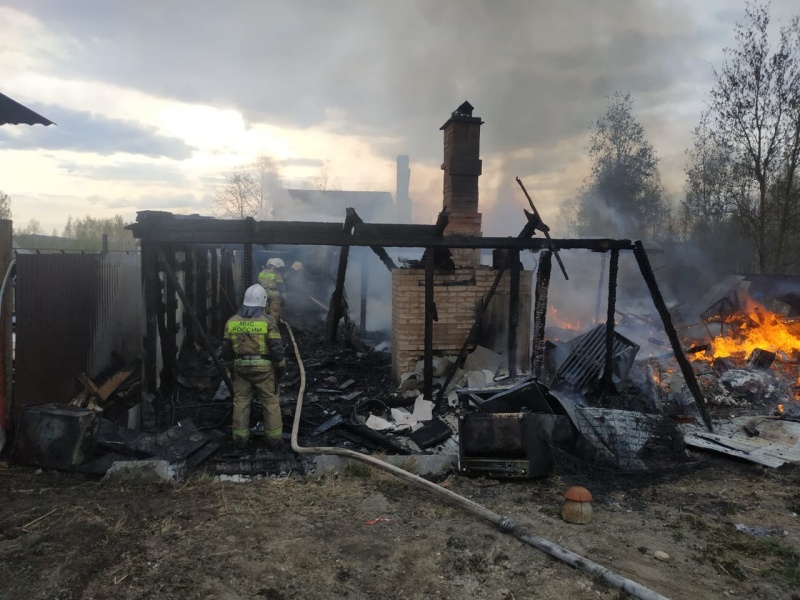 Накануне вечером в Тагиле сгорела баня и хозпостройки