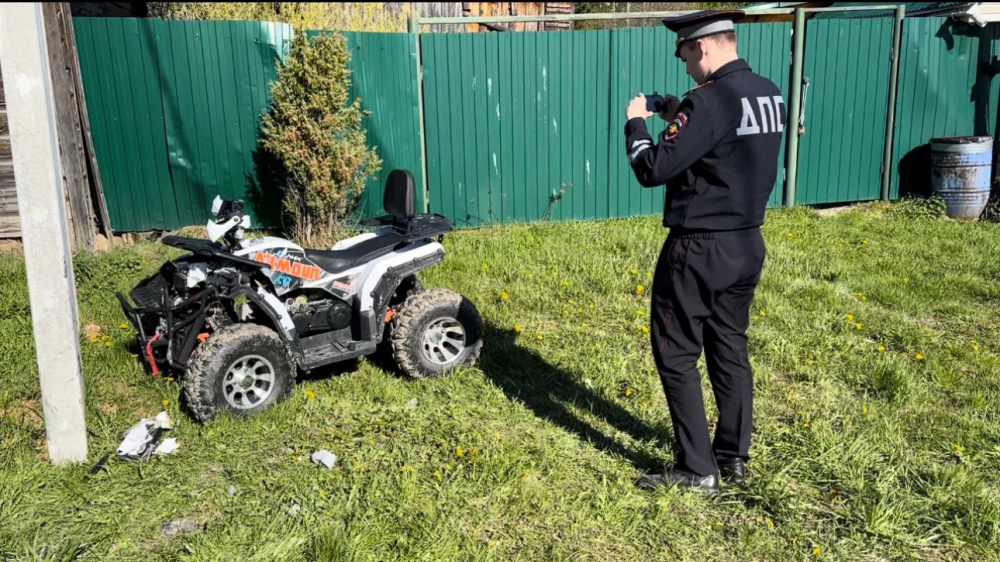 На Урале 8-летний водитель квадроцикла не справился с управлением | На Урале 8-летний водитель квадроцикла не справился с управлением