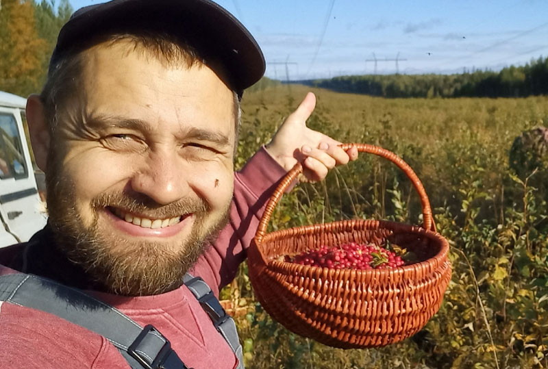 В Свердловской области мужчина набрал 60 литров брусники рядом со станцией Устье-Аха | Житель Свердловской области собрал 60 литров брусники