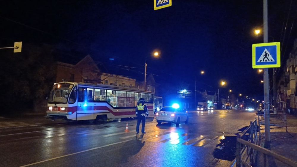 Водитель не уступил дорогу пешеходу в Нижнем Тагиле: пострадала женщина | Водитель с 32-летним стажем совершил наезд на пешехода в Нижнем Тагиле