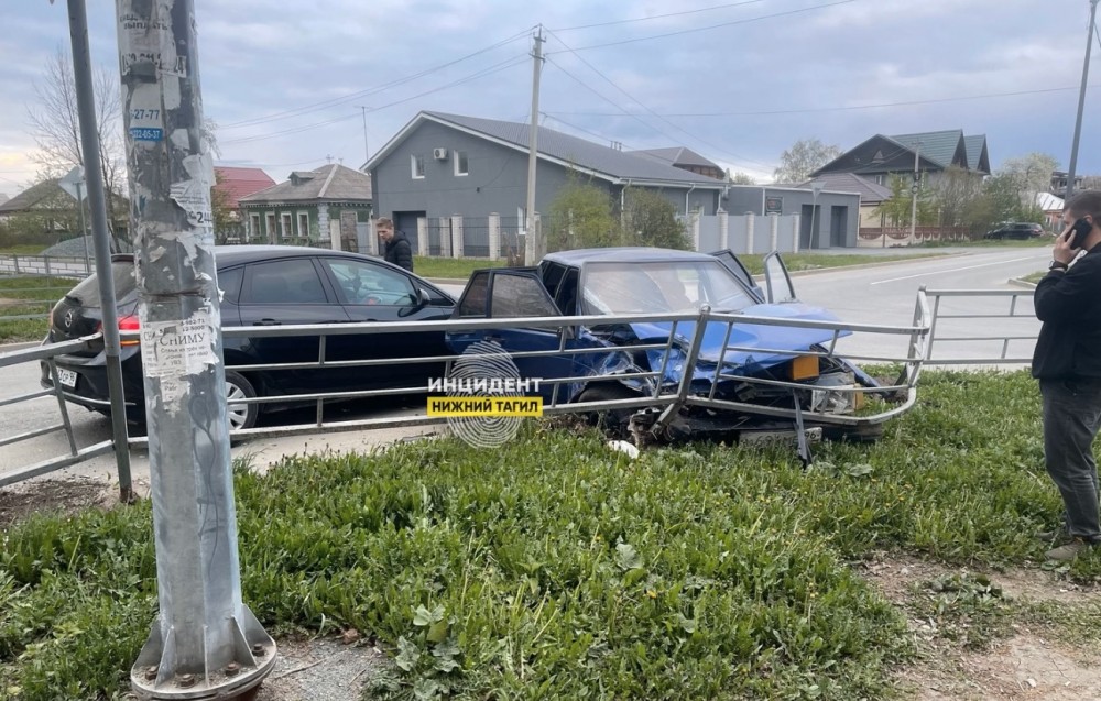 Юноша без прав устроил массовую аварию в Нижнем Тагиле | Юноша без прав устроил массовую аварию в Нижнем Тагиле
