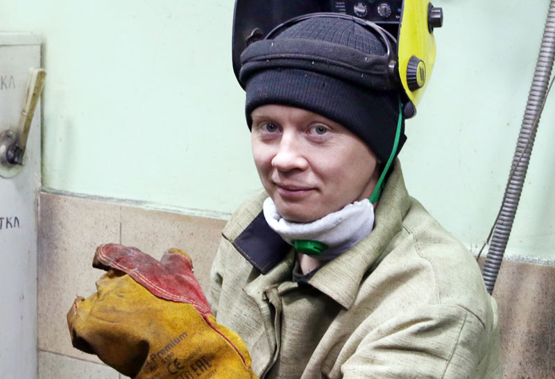 Сварщик Уралвагонзавода Юрий Филипчук выиграл золотую медаль на чемпионате Ростеха 2025 | Сварщик Уралвагонзавода завоевал золото на чемпионате Ростеха