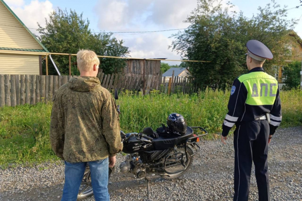 В Нижнем Тагиле во время рейда автоинспекторы привлекли к ответственности пьяных водителей  | На Урале сотрудники ГИБДД провели рейд, в ходе которого выявили более 15 нарушений
