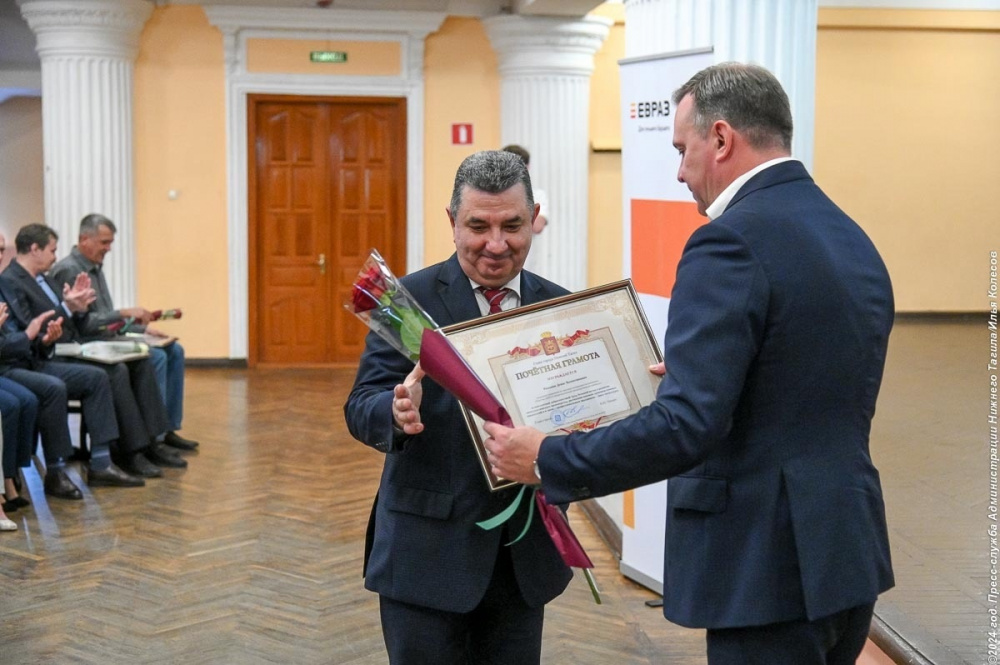 Тагильчане чествовали лучших металлургов | В Нижнем Тагиле в рамках Дня металлургов отметили лучших работников ЕВРАЗ НТМК