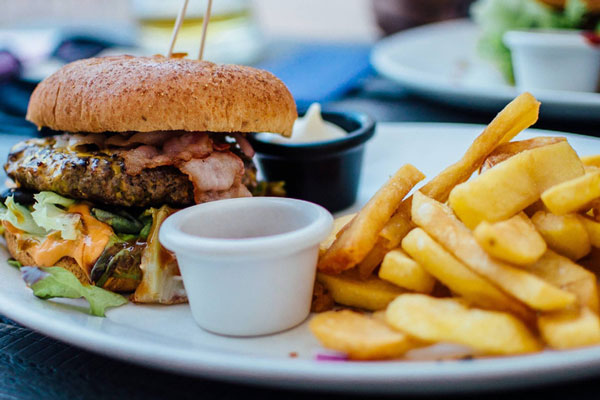 Диетолог: увлечение готовой едой грозит целым букетом заболеваний | Врач-диетолог рассказал, чем опасна готовая еда