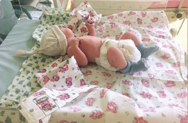 Свердловский губернатор рассказал о первом новорожденном в регионе в 2022 году Свердловский губернатор рассказал о первом новорожденном в регионе в 2022 году