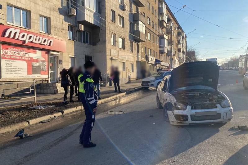 В Нижнем Тагиле ремонтируют аварийный участок дороги, к которому не притрагивались более 10 лет | На Урале приступили к работам на участке дороги, который не ремонтировался более 10 лет В Нижнем Тагиле ремонтируют аварийный участок дороги, к которому не притрагивались более 10 лет | На Урале приступили к работам на участке дороги, который не ремонтировался более 10 лет
