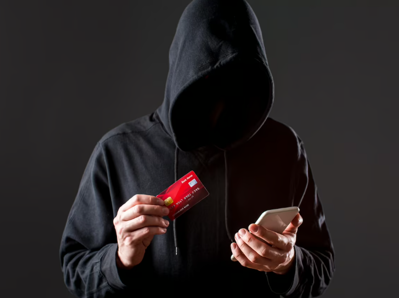 Лжесотрудник ФСБ выманил у семьи из Нижнего Тагила почти 2 млн рублей