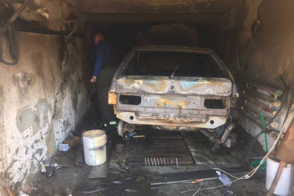 В Нижнем Тагиле скончался пострадавший при пожаре в гаражном боксе | Житель Урала, пострадавший при пожаре, скончался с ожогами 90% тела