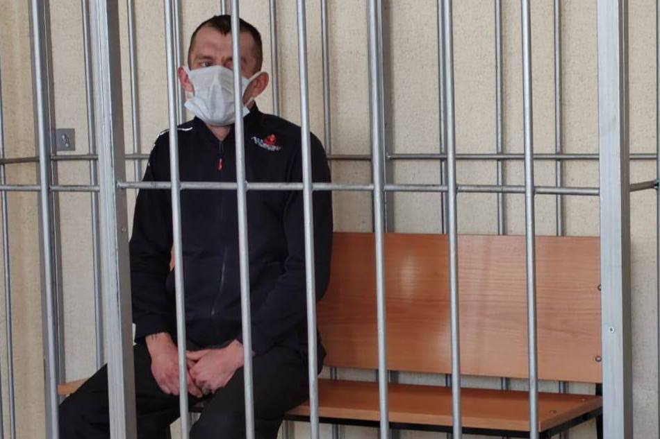 Отец убитой в Нижнем Тагиле девочки требует пожизненного для обвиняемого: в суде началось рассмотрение дела  | На Урале отец убитой школьницы считает пожизненное заключение справедливым для обвиняемого