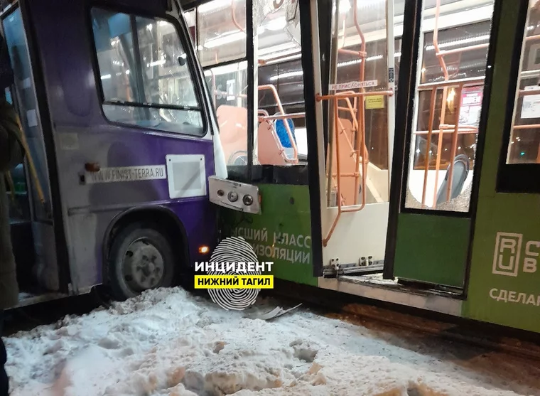 ДТП в Нижнем Тагиле: автобус протаранил трамвай