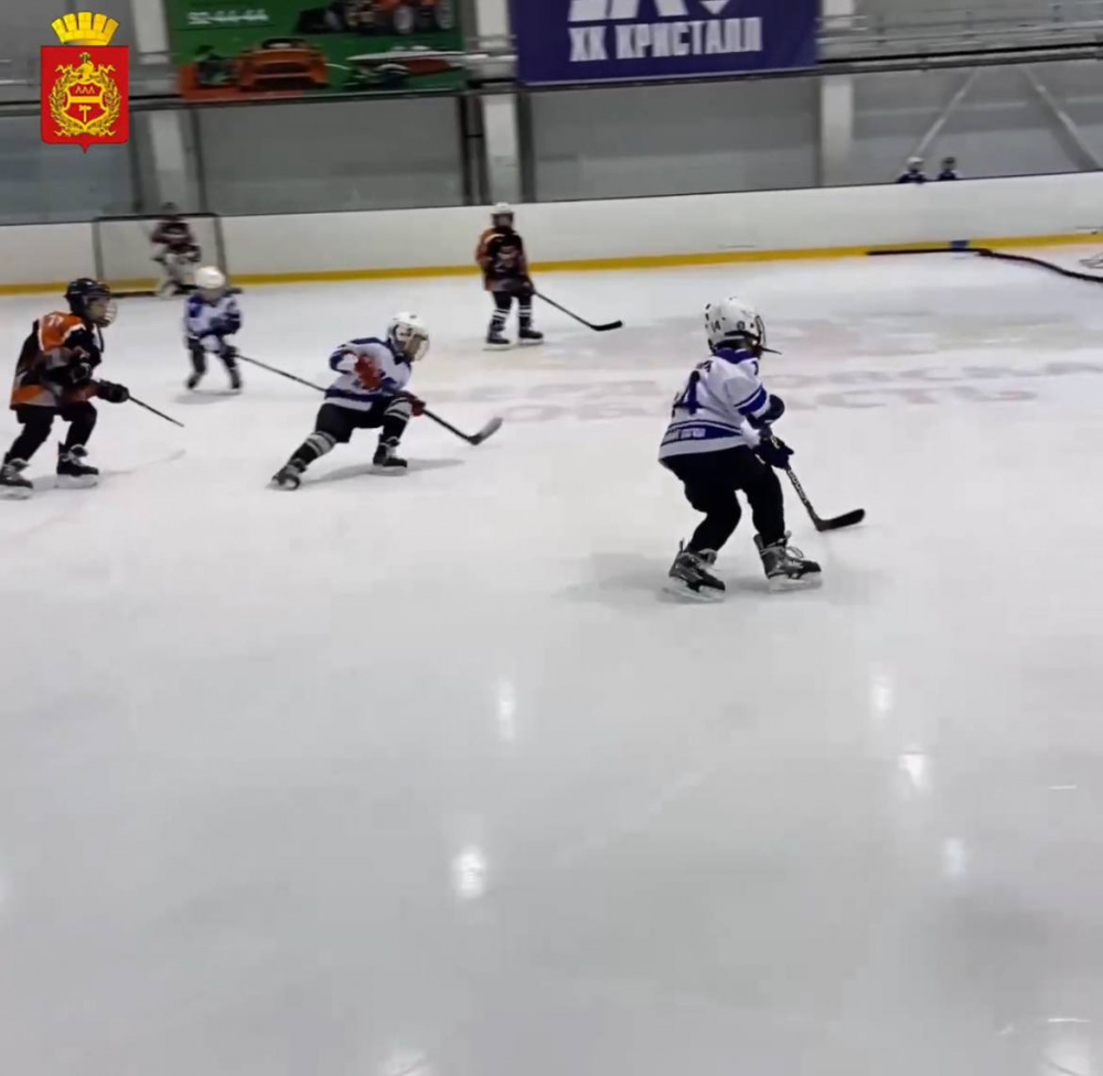 Проведите день спортивно: тагильчан поздравили с Днем физкультурника | Жители Урала отмечают День физкультурника