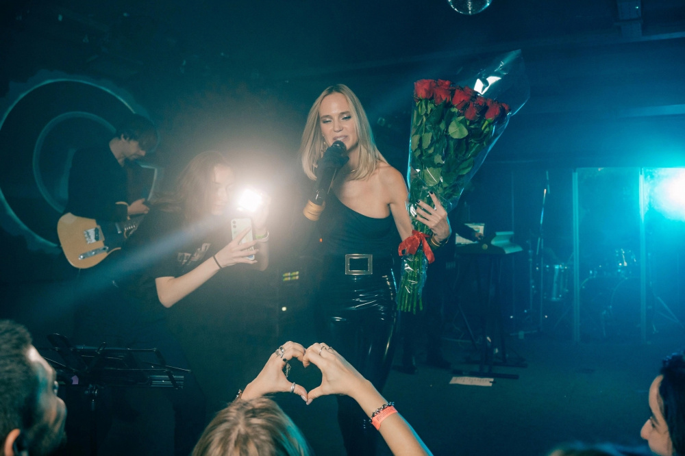 Менеджер Глюкозы раскрыл, сколько заработала певица за нашумевший концерт | Певица Глюкоза получила двойной тариф за нашумевший концерт в Красноярске