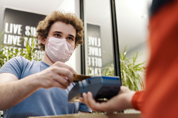 Выявлено 112 новых случаев COVID-19 на Среднем Урале. +21 в Тагиле