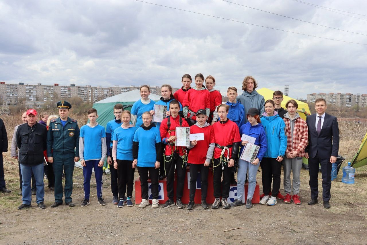 Юные спасатели Нижнего Тагила соревнуются на горе Шихан