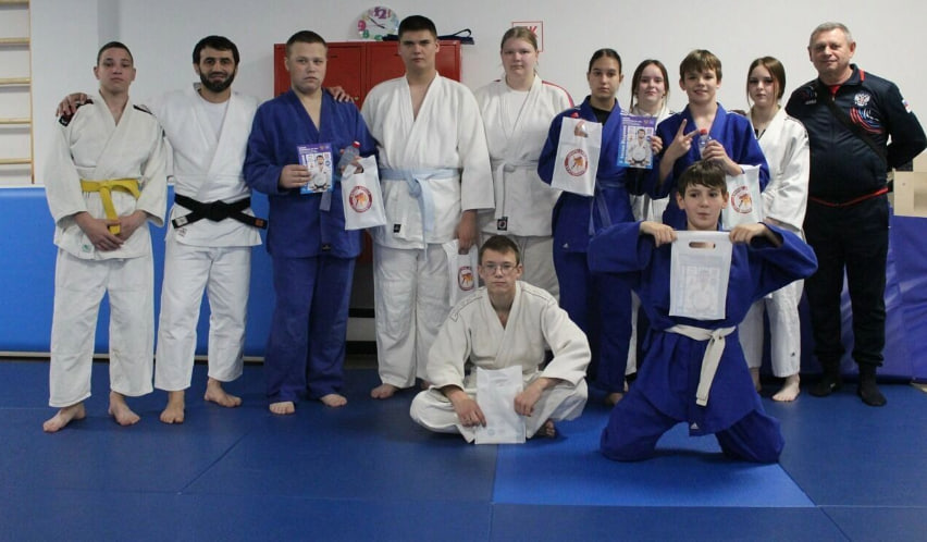 Юные дзюдоисты из Нижнего Тагила встретились с олимпийским чемпионом Бесланом Мудрановым в Екатеринбурге | Юные дзюдоисты встретились с олимпийским чемпионом