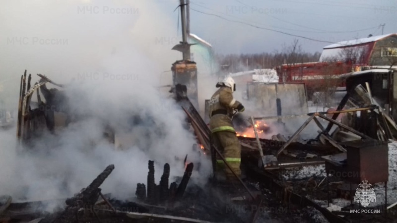В коллективном саду Нижнего Тагила сгорел дачный дом