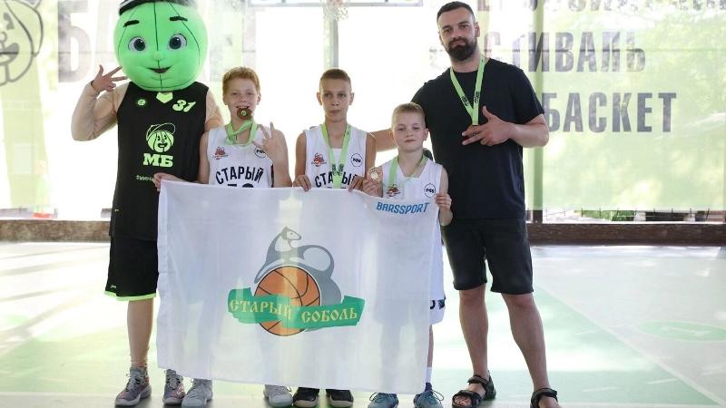 Тагильские баскетболисты завоевали серебро на всероссийском турнире   | Юные баскетболисты из Нижнего Тагила стали вторыми в Витязево  