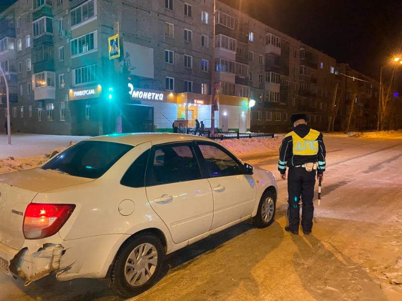 В Нижнем Тагиле водитель LADA наехал на 12-летнюю девочку на пешеходном переходе | В Нижнем Тагиле на пешеходном переходе сбили 12-летнюю девочку