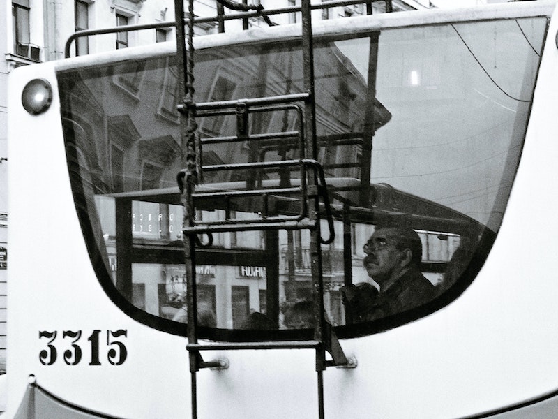 На Урале вандалы испортили новый троллейбус