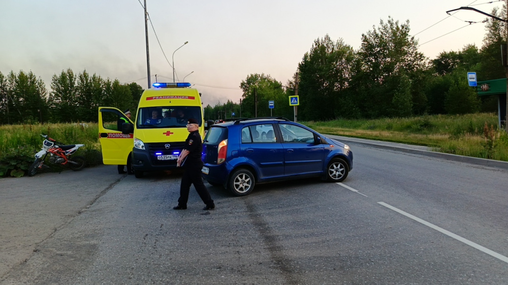 Подросток на питбайке пострадал в результате ДТП в Нижнем Тагиле  | В результате ДТП в Нижнем Тагиле пострадал подросток