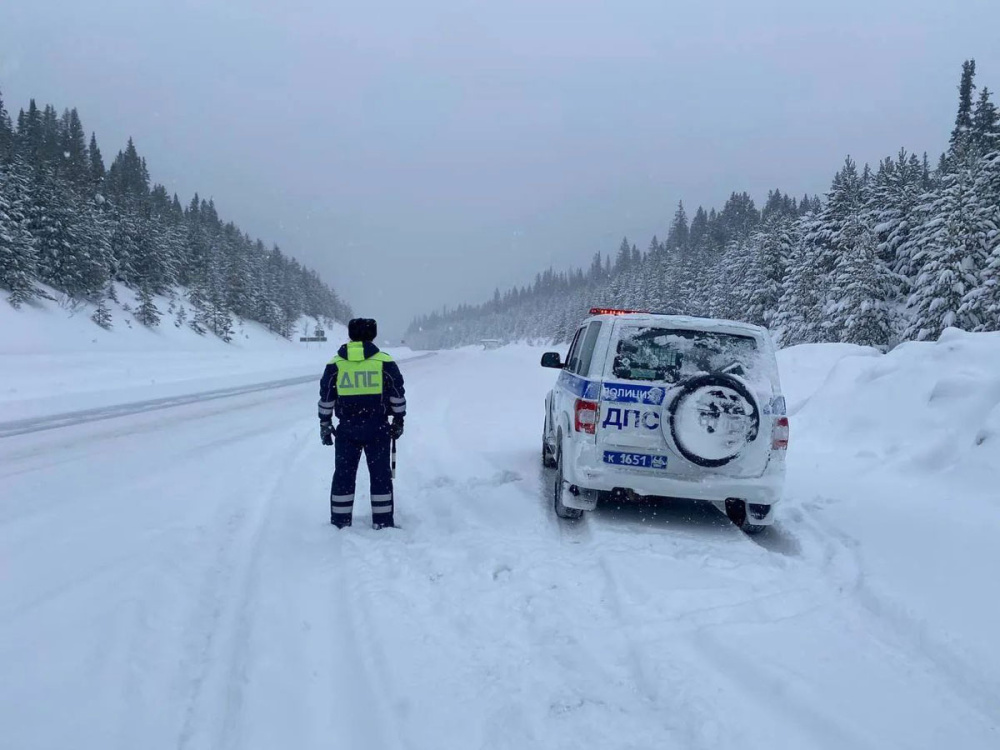 Страшно занесло: на трассе под Нижним Тагилом насмерть сбили женщину, стоявшую на обочине | На трассе под Нижним Тагилом насмерть сбили женщину, стоявшую на обочине