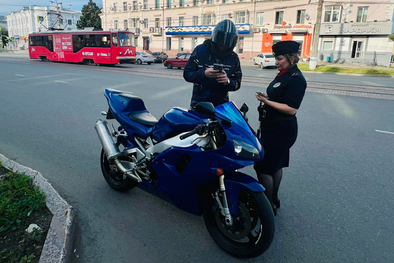 В Нижнем Тагиле ГИБДД выявляет нарушения ПДД среди водителей двухколёсного транспорта | В Нижнем Тагиле ГИБДД проводит массовые рейды для водителей мотоциклов, велосипедов и электросамокатов