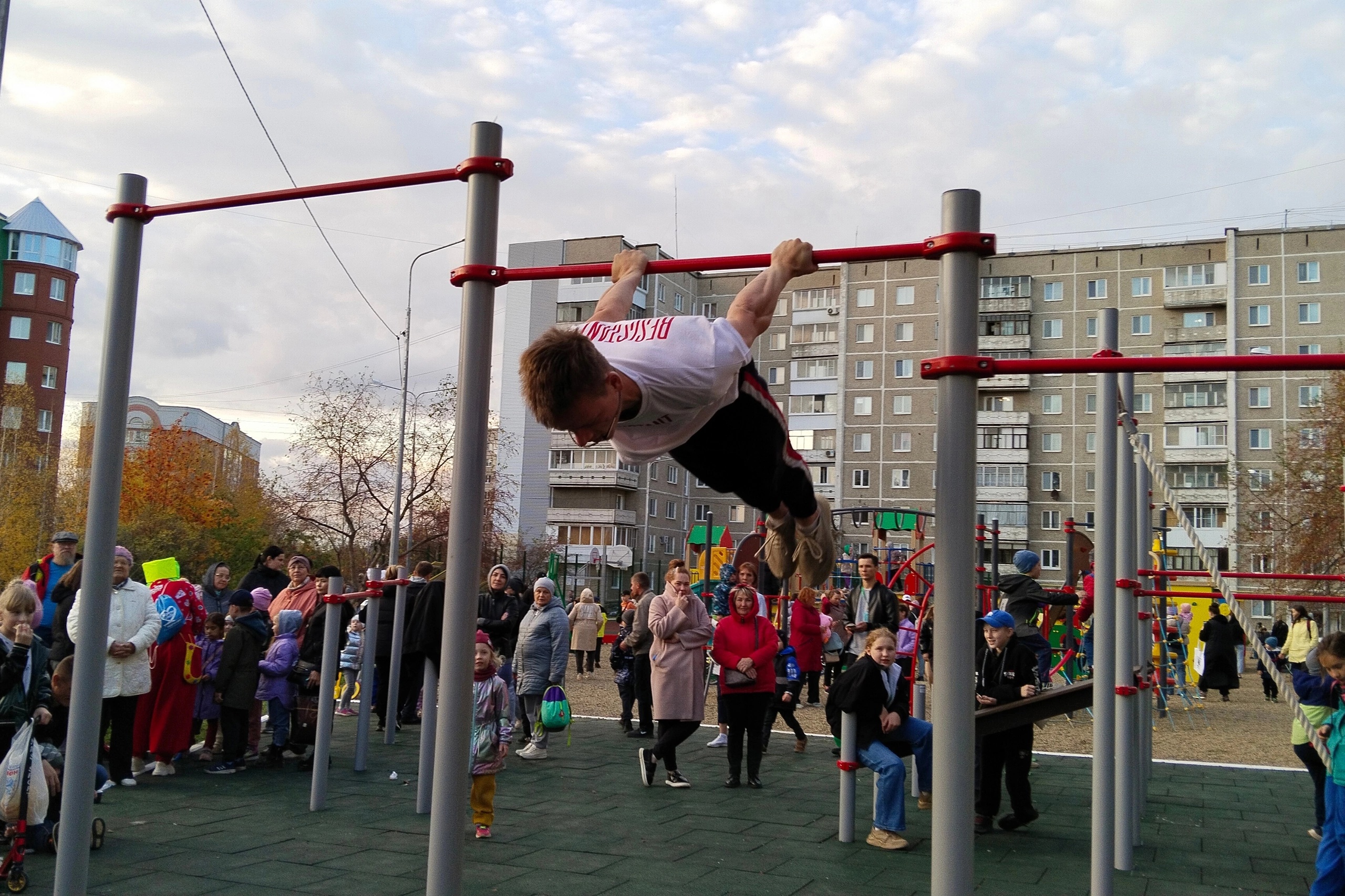 В Нижнем Тагиле прошло открытие обновленной придомовой территории в микрорайоне Гальянка