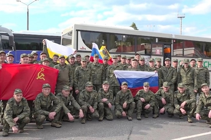 Двое военнопленных вернутся в Нижний Тагил в рамках обмена между Россией и Украиной | В Свердловскую область в результате обмена вернется 31 военнопленный Двое военнопленных вернутся в Нижний Тагил в рамках обмена между Россией и Украиной | В Свердловскую область в результате обмена вернется 31 военнопленный