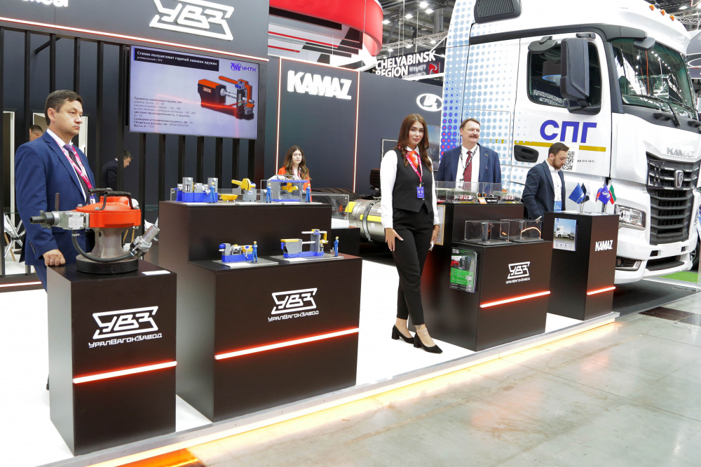 На «Иннопроме» Уралвагонзавод представил полувагоны, станки и новую электрозаправку  | В Екатеринбурге на «Иннопроме» представили автоматический мусоросортировочный комплекс 
